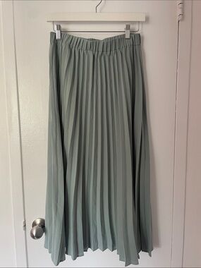 Polagram Pleated Midi Skirt - Sage Green